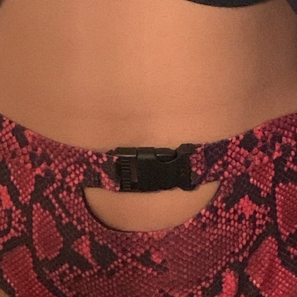 Super sexy red snakeskin bikini - Picture 7 of 7